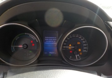 Toyota Auris II 2016 Toyota Auris Okazja 1.8 Hybryda 100KM, zdjęcie 17