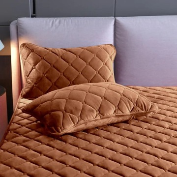 НАМАТРАЦ, ВОДОНЕПРОНИЦАЕМЫЙ ЗАЩИТНИК 140x200x30 + 2x НАВУШКА 48x74