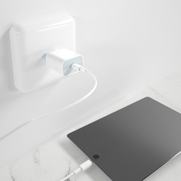 БЫСТРОЕ ЗАРЯДНОЕ УСТРОЙСТВО USB-C 20 Вт + КАБЕЛЬ 1 М для IPHONE 15 / 15 Pro / Plus / Pro Max