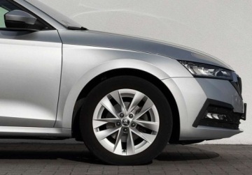 Skoda Octavia IV Liftback 1.5 TSI e-Tec Mild Hybrid 150KM 2021 Skoda Octavia Reflektory LED Kamera Keyless Lane Assist Salon PL FVAT, zdjęcie 3