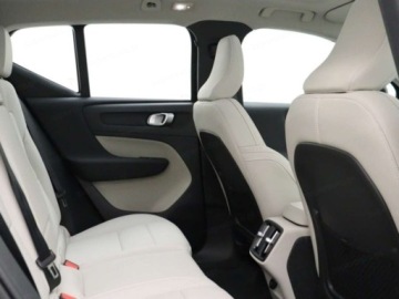 Volvo XC40 Crossover Facelifting 2.0 B4 197KM 2026 VOLVO XC40 B4 Ultra Dark Suv 2.0 (197KM) 2026, zdjęcie 19