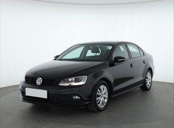 Volkswagen Jetta VI Sedan Facelifting 2.0 TDI 110KM 2016 VW Jetta 2.0 TDI, Salon Polska, Serwis ASO, Klima, zdjęcie 1