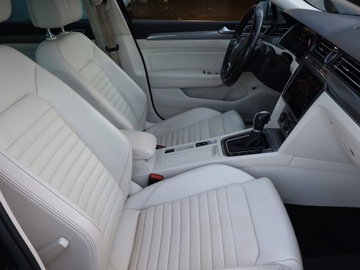 Volkswagen Passat B8 Variant 2.0 TDI SCR 240KM 2017 VW Passat 2.0 BiTDI, Salon Polska, Serwis ASO, zdjęcie 8