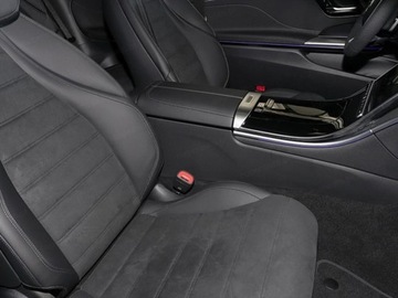 Mercedes CLE Coupe 2.0 300 258KM 2025 MERCEDES-BENZ CLE 300 4-Matic AMG Line 2.0 (258KM) 2025, zdjęcie 3