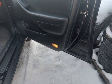 DVEŘE KOMPLETNÍ PRAVÝ PŘEDNÍ AVENSIS T25 209 ČERNÉ