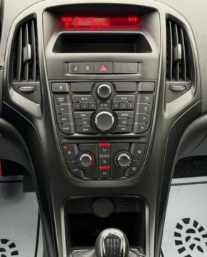 Opel Astra J Hatchback 5d Facelifting 1.6 Twinport ECOTEC 115KM 2015 Opel Astra salon Polska , I wlasciciel, kamera cofania 1.6 Benzyna 115KM, zdjęcie 5