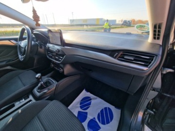 Ford Focus III Kombi Facelifting 1.0 EcoBoost 125KM 2018 Ford Focus 1.0 125Ps Matrixsy Navi Kombi 109tys km Gwarancja Benzyna 125KM, zdjęcie 25