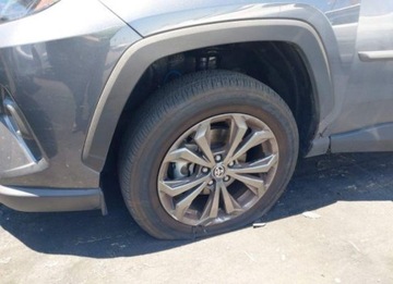 Toyota RAV4 V 2023 Toyota RAV4 2023, 2.5L, 4x4, HYBRID LIMITED, od ubezpieczalni 2.5 Benzyna, zdjęcie 6