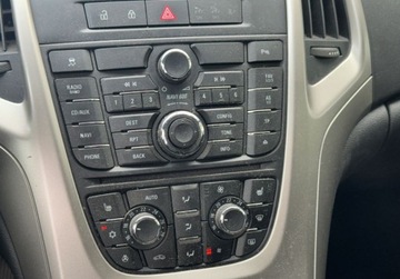 Opel Astra J Sports Tourer 1.7 CDTI ECOTEC 110KM 2012 Opel Astra Zarejestrowany, ori. lakier, podgrzewana kierownica, hak 1.7, zdjęcie 14