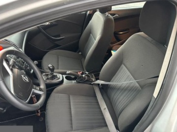 Opel Astra J Sports Tourer 1.7 CDTI ECOTEC 110KM 2011 Opel Astra 1.7 CDTI Caravan DPF Selection 110KM 2011r, zdjęcie 13