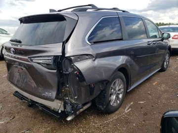 Toyota Sienna III 2022 Toyota Sienna 2022, 2.5L, 4x4, od ubezpieczalni 2.5 Benzyna 245KM, zdjęcie 4
