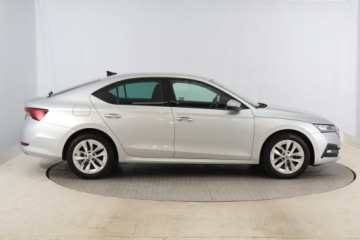 Skoda Octavia IV Liftback 1.5 TSI EVO 150KM 2022 Skoda Octavia 1.5 TSI, Salon Polska, zdjęcie 5
