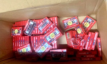 Maxell UR 90 1986 г. — 1 кусок поврежденной фольги