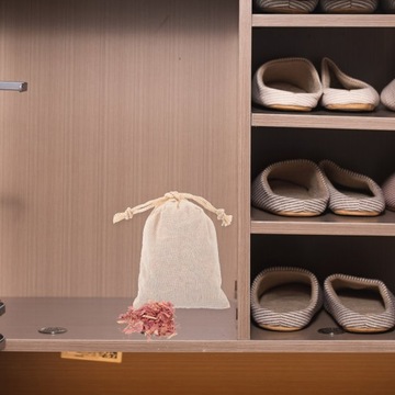 Wióry cedrowe, odporne na wilgoć, środki odstraszające owady, AKCESORIA DO SZAF