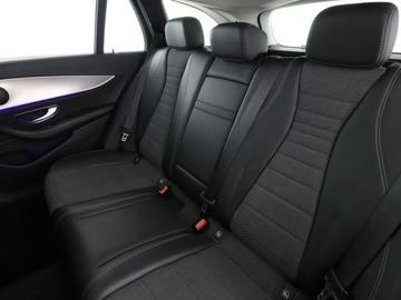 Mercedes Klasa E W213 Kombi 2.0 220d 194KM 2017 Mercedes E 220 Historia serwisowa ASO Automat Navi, zdjęcie 16