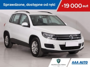 Volkswagen Tiguan I SUV Facelifting 2.0 TDI CR DPF BlueMotion 110KM 2015 VW Tiguan 2.0 TDI, Klima, Tempomat, Parktronic