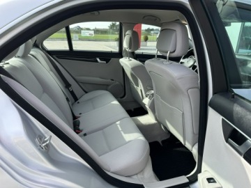 Mercedes Klasa C W204 Limuzyna 1.8 180 CGI BlueEFFICIENCY 156KM 2012 Mercedes C 180 Climatronic, Tempomat, Bluetooth, zdjęcie 13