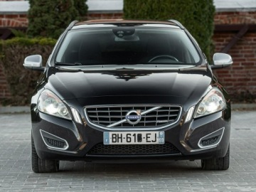 Volvo V60 I Kombi 2.0 D3 163KM 2012 Volvo V60 R-Design 2.0d D4 163KM 5cylinów Manual, zdjęcie 9