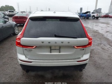 Volvo XC60 II Crossover T5 250KM 2018 Volvo XC 60 T5 momentum 2.0 Benzyna 250KM, zdjęcie 6