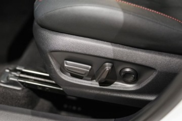 Toyota C-HR II SUV 2.0 Hybrid Dynamic Force 197KM 2024 Toyota C-HR 2.0 Hybrid Dynamic Force GR Sport 2.0 Hybryda 197KM, zdjęcie 28