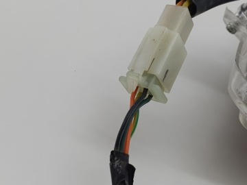 ЗАДНИЙ ЛЕВЫЙ КОНТРОЛЬНЫЙ ФОНАРЬ PEUGEOT E-VIVACITY