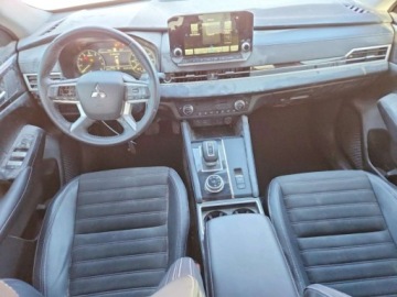 Mitsubishi Outlander III 2024 Mitsubishi Outlander Se 2024 2.5 Benzyna 181KM, zdjęcie 8