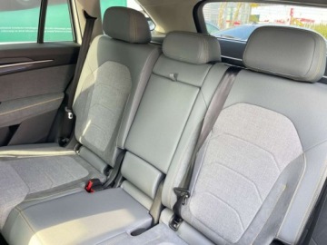 Skoda Kodiaq I SUV Facelifting 2.0 TDI SCR 150KM 2024 Skoda Kodiaq Selection 2.0TDI 150km, DSG, Matrix, ACC, 360, wnetrze Szara, zdjęcie 16