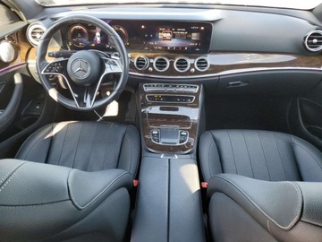Mercedes Klasa E W213 2021 Mercedes-Benz Klasa E 350 4Matic 2021 2.0l 2.0 Benzyna 255KM, zdjęcie 8