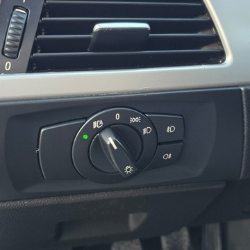 BMW Seria 3 E90-91-92-93 Touring E91 2.0 320i 150KM 2005 BMW 320 Seria 3 E90/E91/E92/E93 2.0 Benzyna, zdjęcie 26