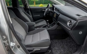 Toyota Auris II Touring Sports Facelifting 1.2 D-4T 116KM 2018 Toyota Auris Toyota Auris 1.2 Turbo Design Edition 1.2 Benzyna 116KM, zdjęcie 22