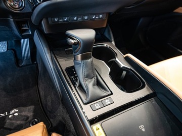 Lexus ES VII (XV70) Sedan Facelifting 300h 218KM 2025 Od ręki - 300h Omotenashi 2.5 E-CVT 218KM | Kamera 360!, zdjęcie 13