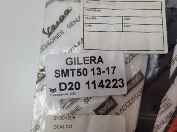 НАКЛЕЙКА НА ПЕРЕДНЕЕ КРЫЛО GILERA SMT 50 13-17 2H001209