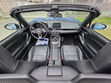 Fiat 124 Spider 1.4 MultiAir II 140KM 2016 FIAT 124 Spider Lusso* 1.4l benzyna Turbo 140KM 19,272km Dokumentacja, zdjęcie 9