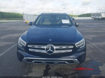 Mercedes GLC C253 2021 Mercedes-Benz GLC 2021 r. ,2,0L 300 4 MATIC 2.0 Benzyna 255KM, zdjęcie 1