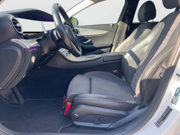Mercedes Klasa E W213 Limuzyna Facelifting 2.0 E220d 194KM 2021 Mercedes-Benz E 220 220d 4 Matic, Pakiet AMG, Salo, zdjęcie 13