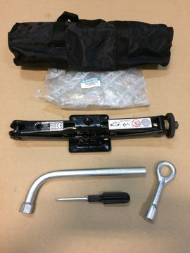 ALFA ROMEO 166 SADA NÁŘADÍ + ZVEDÁK ORIGINÁLNÍ