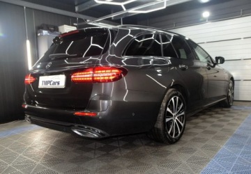 Mercedes Klasa E W213 Kombi Plug-in Facelifting 2.0 E300de 306KM 2021 Mercedes-Benz Klasa E 2.0 Hybryda Plug-in 306KM, zdjęcie 26