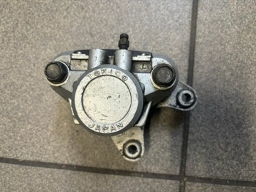 Сузуки Интрудер VS 750 Передний тормозной суппорт