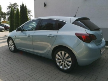 Opel Astra J Hatchback 5d 1.6 Twinport ECOTEC 115KM 2010 Opel Astra 1,6 16v Klimatronik Isofix Tempomat Alu, zdjęcie 8