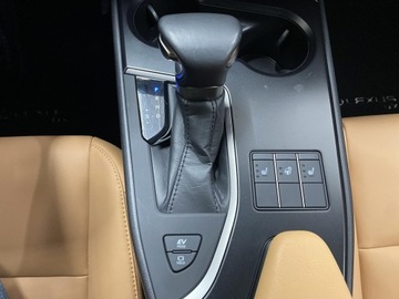 Lexus UX Crossover Facelifting 2.0 250h 184KM 2023 Lexus UX 250h GPF F Sport Design 2WD Lexus UX 250h, zdjęcie 17