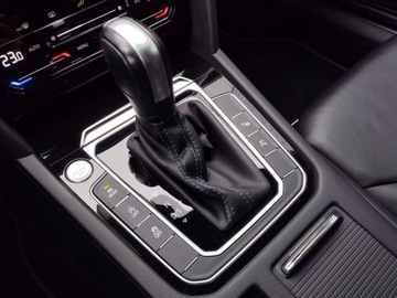 Volkswagen Arteon Shooting Brake R 2.0 TSI 320KM 2022 Volkswagen Arteon R 4motion Panorama Hak Skora Masaze ACC Harmankardon, zdjęcie 19