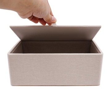 Жемчужно-белая коробочка для салфеток с золотой каймой