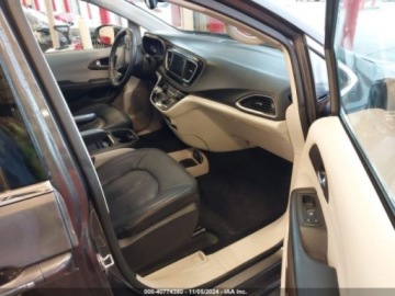 Chrysler Pacifica II 2018 Chrysler Pacifica Chrysler Pacifica Touring L 3.6 Benzyna 287KM, zdjęcie 8
