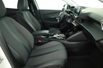 Peugeot 2008 II SUV 1.2 PureTech 130KM 2022 Peugeot 2008 1.2 PureTech, Salon Polska, zdjęcie 6