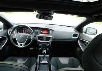 Volvo V40 II Hatchback Facelifting 1.5 T3 152KM 2019 Volvo V40 R-Design z Gwarancja Bezwypadkowy 100 1.5 Benzyna 152KM, zdjęcie 5