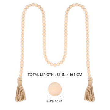 Деревянные гирлянды с кистями – природное украшение.