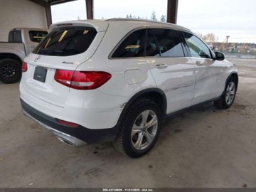 Mercedes GLC C253 2018 Mercedes-Benz GLC 300 4Matic 2018 2.0L 2.0 Benzyna 241KM, zdjęcie 5