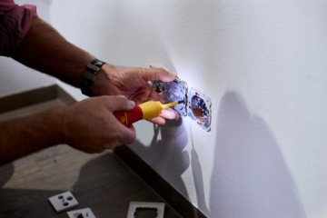 НАБОР ЭЛЕКТРИЧЕСКИХ ОТВЕРТОК WIHA SPEEDE II 44318 + ЩИПЦЫ 26852 + ЧЕХОЛ