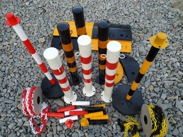 Słupki plastikowe do łańcucha z podstawą 90cm