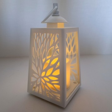 АЖУРНЫЙ ФОНАРЬ СО СВЕЧОЙ СВЕТОДИОДНОЙ, БЕЛАЯ НА АККУМУЛЯТОРНОЙ ВСТАВКЕ